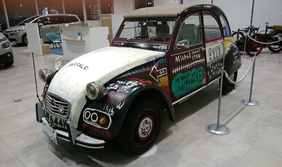 『 2CV 』がショールームに・・・