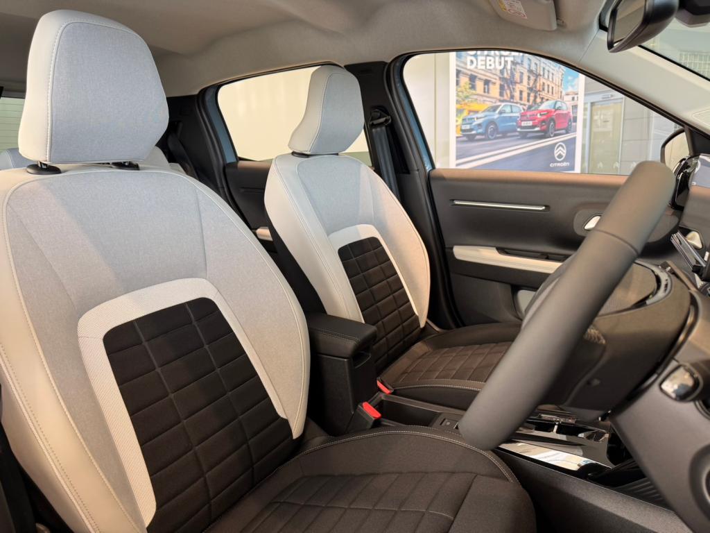 新型C3　人気カラーの「ブルーモンテカルロ」展示中です！