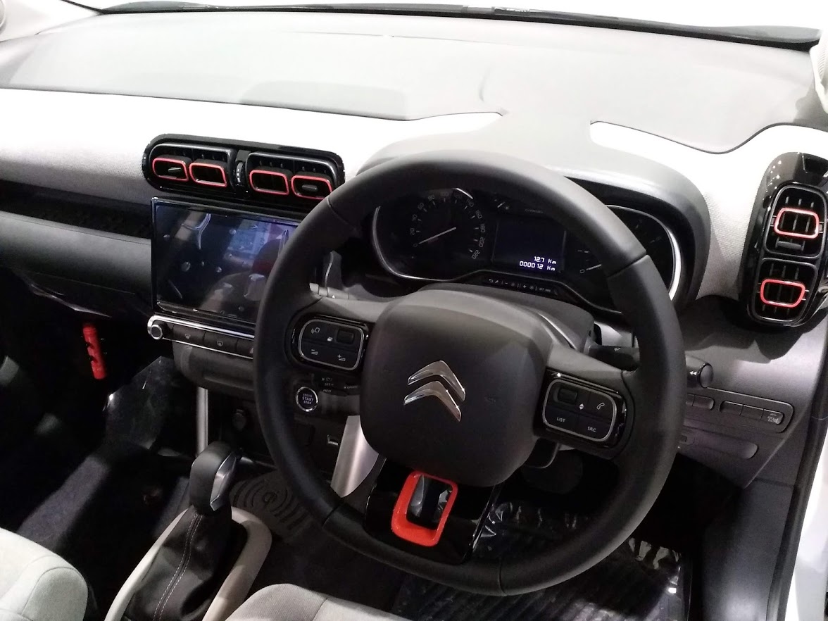 栄徳ショールーム日記◆展示車C3 AIRCROSS追加