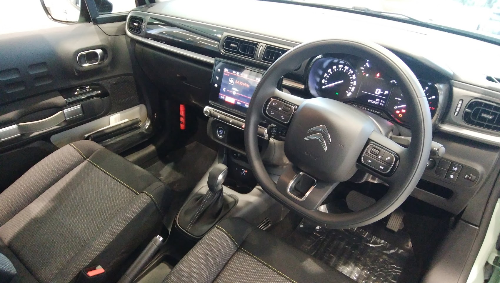 栄徳ショールーム日記◆展示車紹介 C3 SHINE